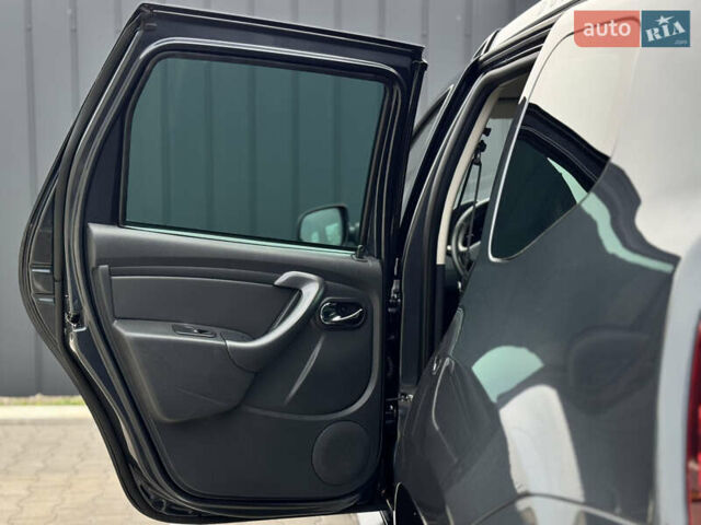 Сірий Дачія Duster, об'ємом двигуна 1.2 л та пробігом 85 тис. км за 9900 $, фото 20 на Automoto.ua
