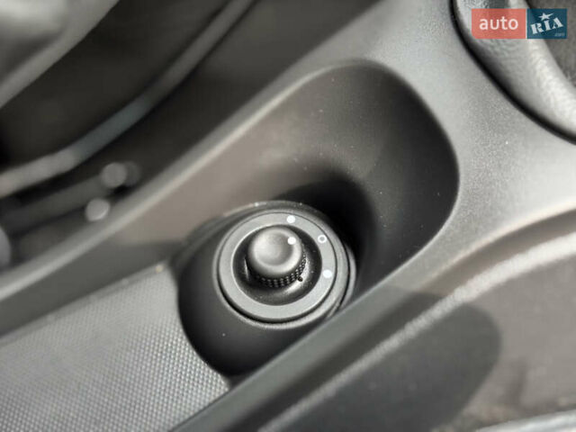 Сірий Дачія Duster, об'ємом двигуна 1.2 л та пробігом 85 тис. км за 9900 $, фото 33 на Automoto.ua