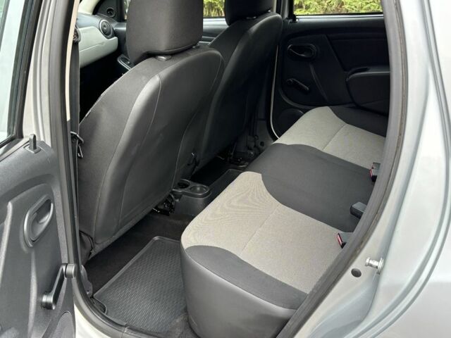 Серый Дачия Duster, объемом двигателя 1.5 л и пробегом 229 тыс. км за 9200 $, фото 12 на Automoto.ua