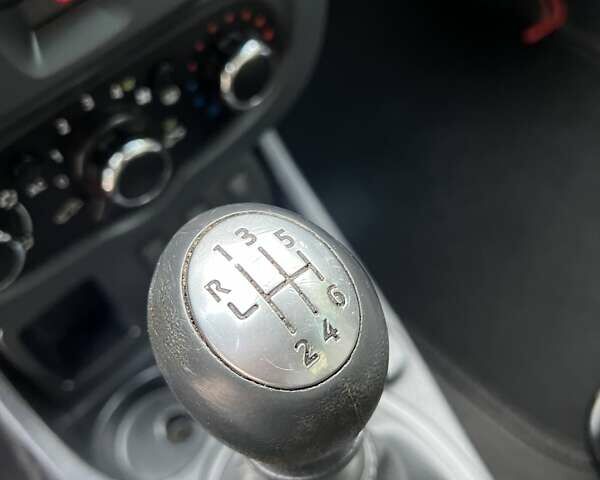Серый Дачия Duster, объемом двигателя 1.5 л и пробегом 241 тыс. км за 9900 $, фото 46 на Automoto.ua