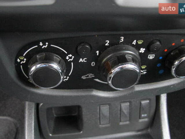 Серый Дачия Duster, объемом двигателя 1.6 л и пробегом 194 тыс. км за 10250 $, фото 16 на Automoto.ua