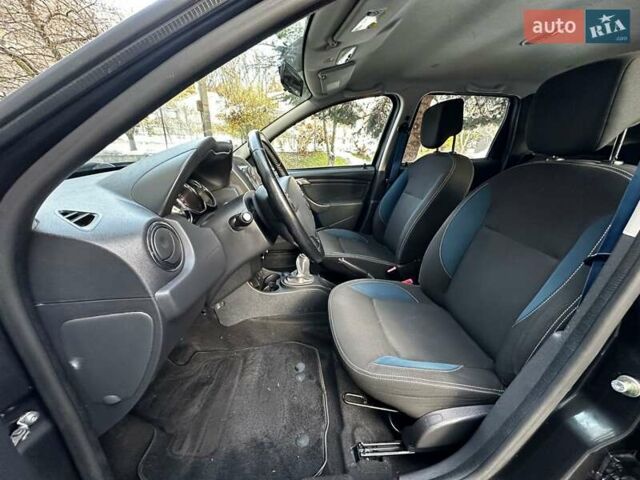 Сірий Дачія Duster, об'ємом двигуна 1.5 л та пробігом 151 тис. км за 9999 $, фото 4 на Automoto.ua