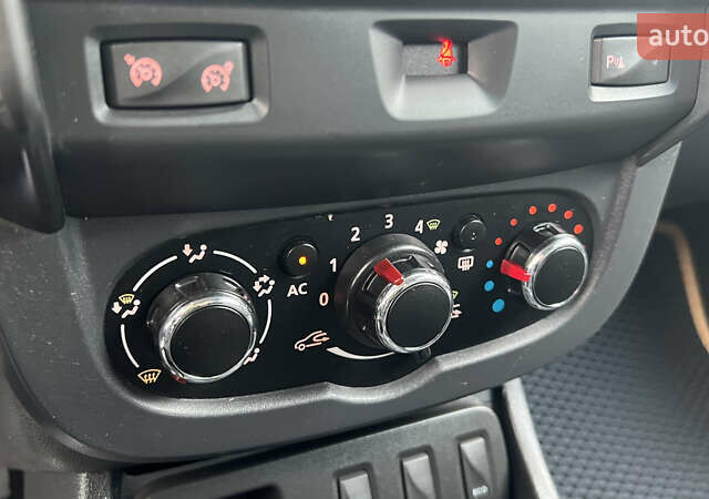 Сірий Дачія Duster, об'ємом двигуна 1.5 л та пробігом 172 тис. км за 11300 $, фото 42 на Automoto.ua