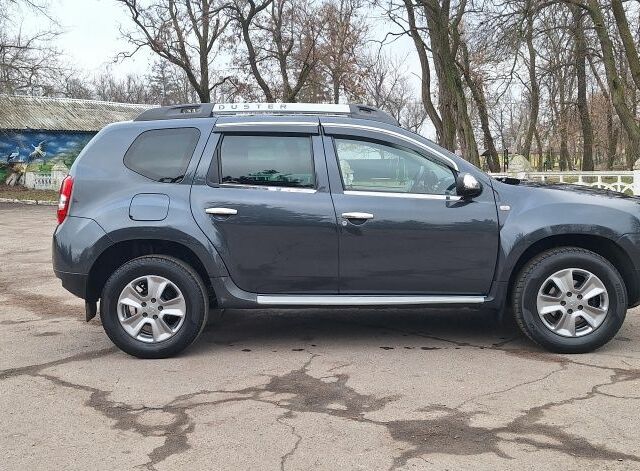 Сірий Дачія Duster, об'ємом двигуна 0 л та пробігом 177 тис. км за 12300 $, фото 3 на Automoto.ua