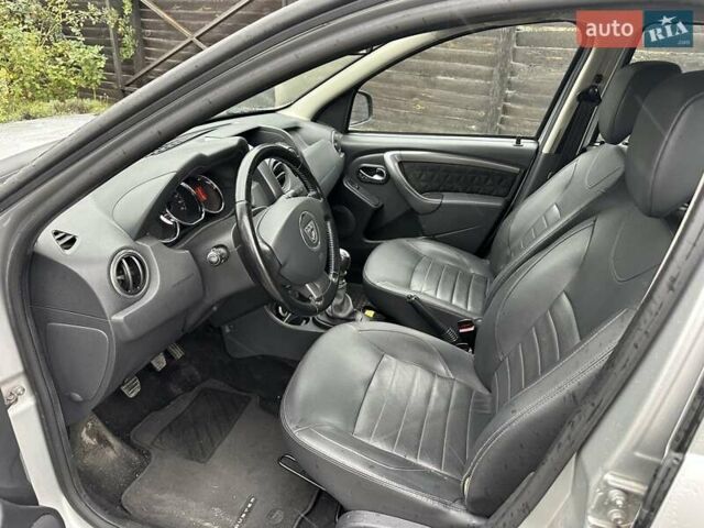 Серый Дачия Duster, объемом двигателя 1.6 л и пробегом 207 тыс. км за 8900 $, фото 12 на Automoto.ua