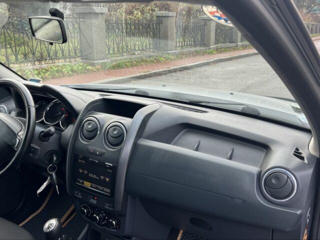 Сірий Дачія Duster, об'ємом двигуна 1.5 л та пробігом 172 тис. км за 11300 $, фото 7 на Automoto.ua