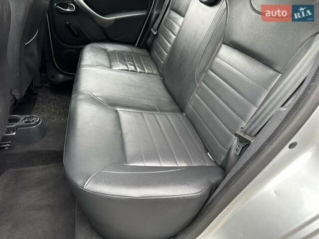 Сірий Дачія Duster, об'ємом двигуна 1.6 л та пробігом 210 тис. км за 9900 $, фото 29 на Automoto.ua