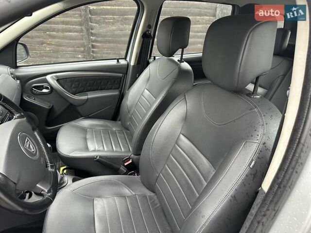 Серый Дачия Duster, объемом двигателя 1.6 л и пробегом 207 тыс. км за 8700 $, фото 15 на Automoto.ua
