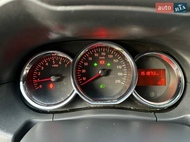 Сірий Дачія Duster, об'ємом двигуна 1.5 л та пробігом 151 тис. км за 9999 $, фото 32 на Automoto.ua