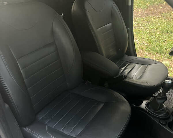 Серый Дачия Duster, объемом двигателя 1.46 л и пробегом 146 тыс. км за 9700 $, фото 11 на Automoto.ua