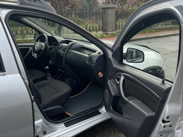 Сірий Дачія Duster, об'ємом двигуна 1.5 л та пробігом 172 тис. км за 11300 $, фото 6 на Automoto.ua