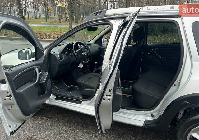 Сірий Дачія Duster, об'ємом двигуна 1.5 л та пробігом 172 тис. км за 11300 $, фото 24 на Automoto.ua