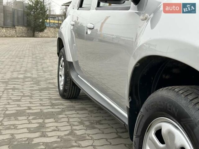 Сірий Дачія Duster, об'ємом двигуна 1.6 л та пробігом 210 тис. км за 9900 $, фото 12 на Automoto.ua