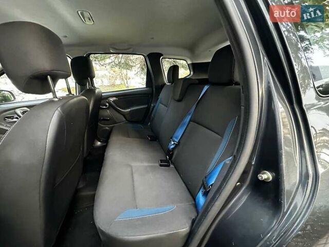 Сірий Дачія Duster, об'ємом двигуна 1.5 л та пробігом 151 тис. км за 9999 $, фото 15 на Automoto.ua