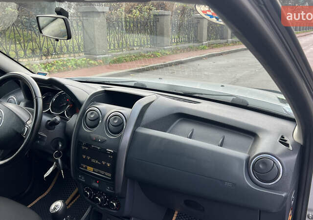 Сірий Дачія Duster, об'ємом двигуна 1.5 л та пробігом 172 тис. км за 11300 $, фото 31 на Automoto.ua