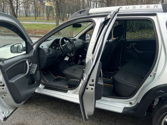 Сірий Дачія Duster, об'ємом двигуна 1.5 л та пробігом 172 тис. км за 11300 $, фото 5 на Automoto.ua