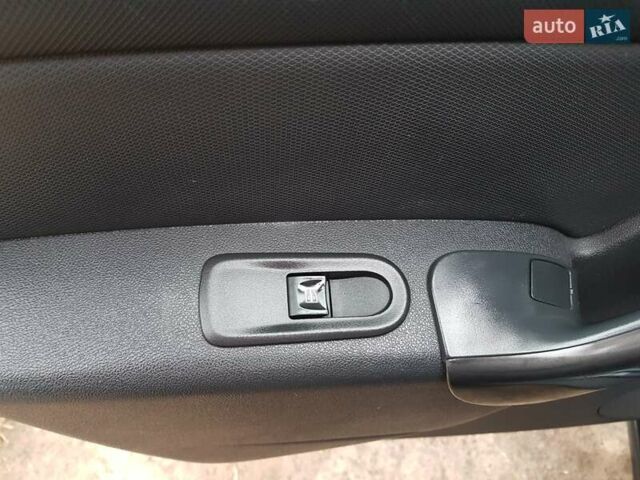 Сірий Дачія Duster, об'ємом двигуна 1.6 л та пробігом 163 тис. км за 10900 $, фото 12 на Automoto.ua