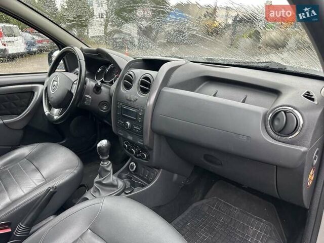 Серый Дачия Duster, объемом двигателя 1.6 л и пробегом 207 тыс. км за 8700 $, фото 17 на Automoto.ua