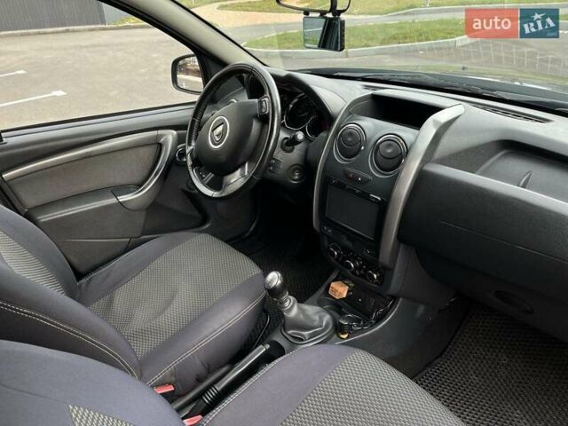 Серый Дачия Duster, объемом двигателя 1.2 л и пробегом 96 тыс. км за 8500 $, фото 9 на Automoto.ua