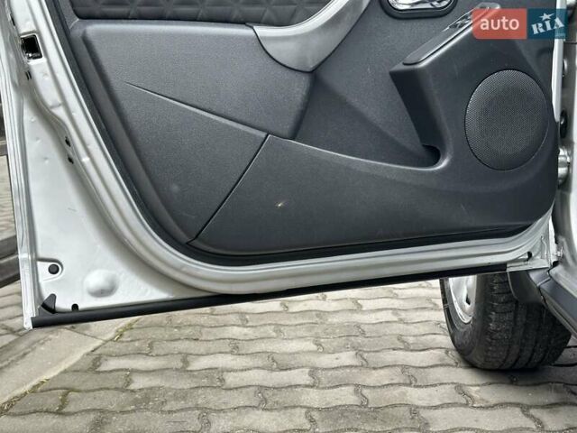 Сірий Дачія Duster, об'ємом двигуна 1.6 л та пробігом 210 тис. км за 9900 $, фото 15 на Automoto.ua