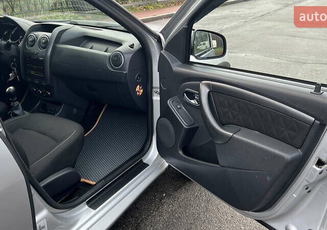 Сірий Дачія Duster, об'ємом двигуна 1.5 л та пробігом 172 тис. км за 11300 $, фото 33 на Automoto.ua