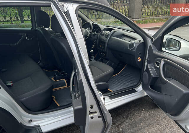 Сірий Дачія Duster, об'ємом двигуна 1.5 л та пробігом 172 тис. км за 11300 $, фото 35 на Automoto.ua