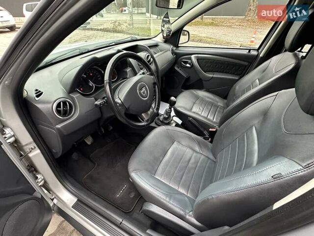Сірий Дачія Duster, об'ємом двигуна 1.6 л та пробігом 210 тис. км за 9900 $, фото 18 на Automoto.ua