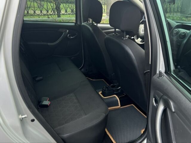 Сірий Дачія Duster, об'ємом двигуна 1.5 л та пробігом 172 тис. км за 11300 $, фото 17 на Automoto.ua