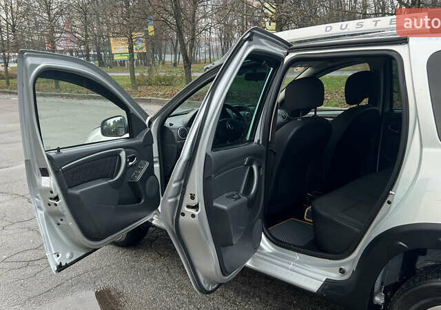 Сірий Дачія Duster, об'ємом двигуна 1.5 л та пробігом 172 тис. км за 11300 $, фото 26 на Automoto.ua