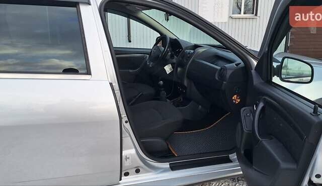 Сірий Дачія Duster, об'ємом двигуна 1.5 л та пробігом 159 тис. км за 12500 $, фото 11 на Automoto.ua