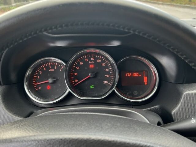 Сірий Дачія Duster, об'ємом двигуна 1.5 л та пробігом 172 тис. км за 11300 $, фото 9 на Automoto.ua