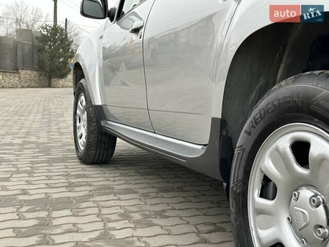 Сірий Дачія Duster, об'ємом двигуна 1.6 л та пробігом 210 тис. км за 9900 $, фото 6 на Automoto.ua