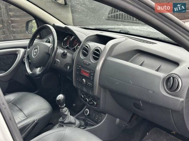 Серый Дачия Duster, объемом двигателя 1.6 л и пробегом 207 тыс. км за 8700 $, фото 32 на Automoto.ua