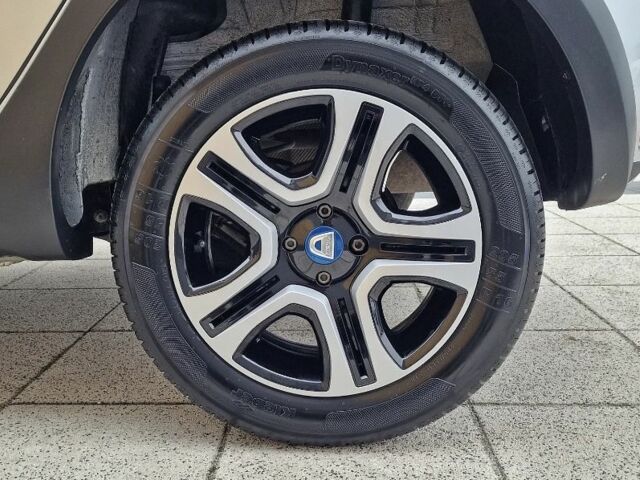 Сірий Дачія Duster, об'ємом двигуна 1.5 л та пробігом 128 тис. км за 8270 $, фото 15 на Automoto.ua