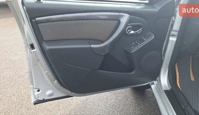 Серый Дачия Duster, объемом двигателя 1.5 л и пробегом 167 тыс. км за 11900 $, фото 44 на Automoto.ua