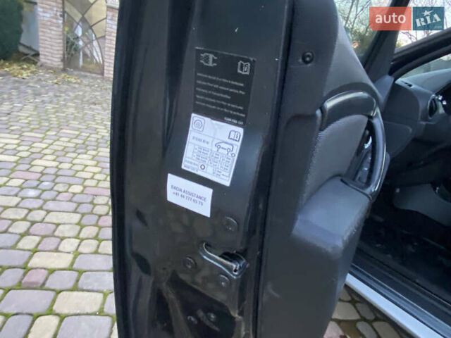 Серый Дачия Duster, объемом двигателя 1.5 л и пробегом 200 тыс. км за 12000 $, фото 32 на Automoto.ua