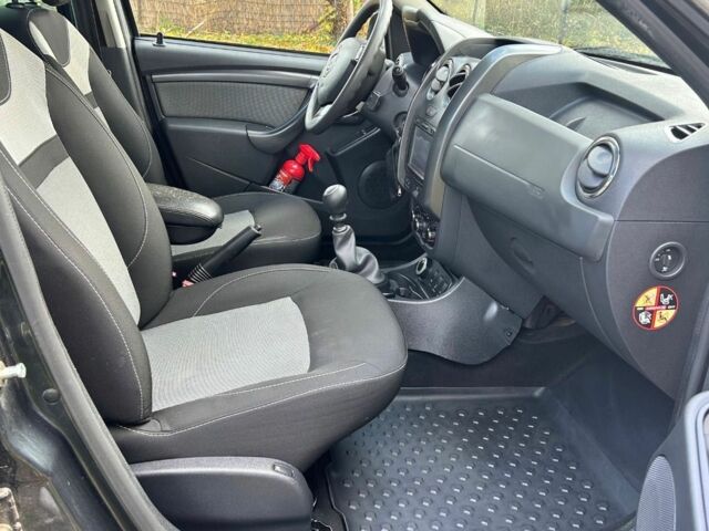 Серый Дачия Duster, объемом двигателя 1.5 л и пробегом 168 тыс. км за 7600 $, фото 7 на Automoto.ua