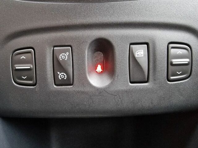 Сірий Дачія Duster, об'ємом двигуна 1.5 л та пробігом 128 тис. км за 8270 $, фото 11 на Automoto.ua