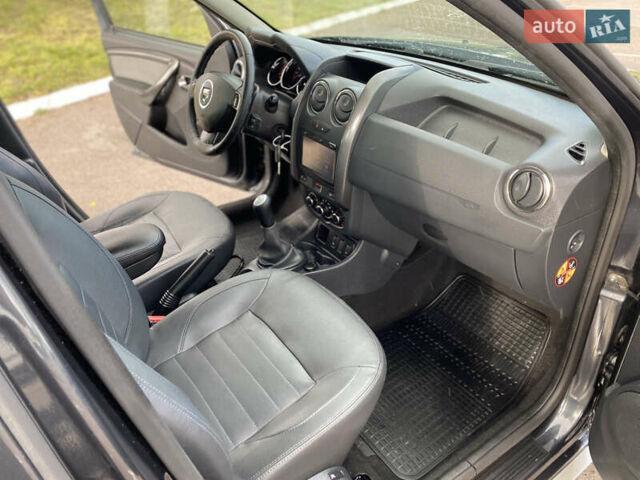 Сірий Дачія Duster, об'ємом двигуна 1.6 л та пробігом 185 тис. км за 11400 $, фото 17 на Automoto.ua