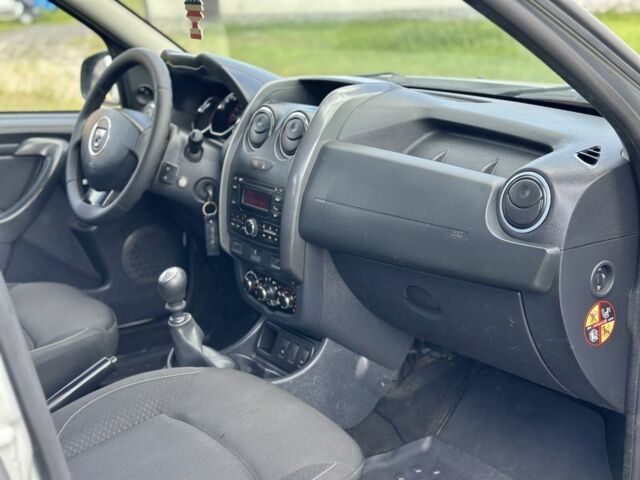 Серый Дачия Duster, объемом двигателя 1.5 л и пробегом 202 тыс. км за 9750 $, фото 15 на Automoto.ua