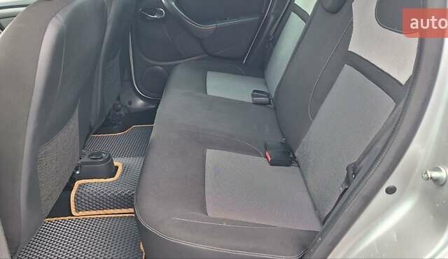 Серый Дачия Duster, объемом двигателя 1.5 л и пробегом 167 тыс. км за 11900 $, фото 61 на Automoto.ua