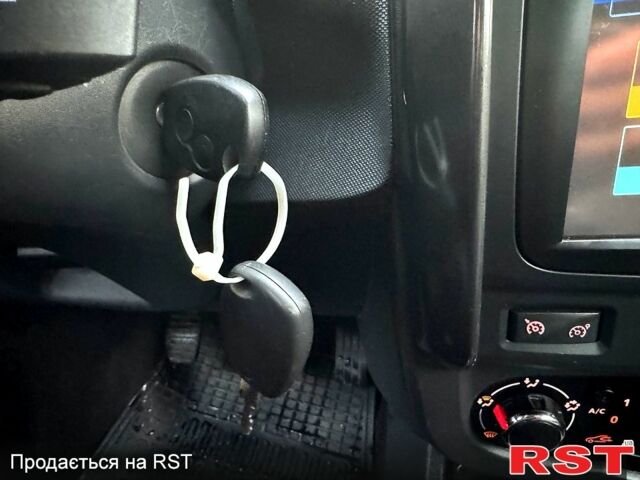 Серый Дачия Duster, объемом двигателя 1.6 л и пробегом 186 тыс. км за 12900 $, фото 5 на Automoto.ua
