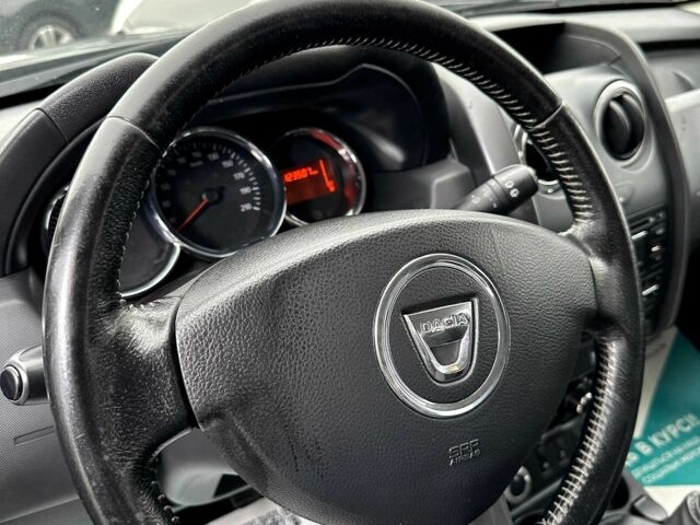 Сірий Дачія Duster, об'ємом двигуна 1.6 л та пробігом 123 тис. км за 10200 $, фото 9 на Automoto.ua