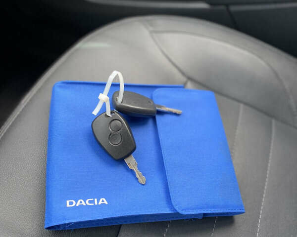 Сірий Дачія Duster, об'ємом двигуна 1.6 л та пробігом 185 тис. км за 11400 $, фото 26 на Automoto.ua