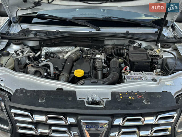 Сірий Дачія Duster, об'ємом двигуна 1.5 л та пробігом 256 тис. км за 10600 $, фото 12 на Automoto.ua