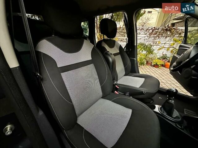 Серый Дачия Duster, объемом двигателя 1.5 л и пробегом 170 тыс. км за 10900 $, фото 23 на Automoto.ua