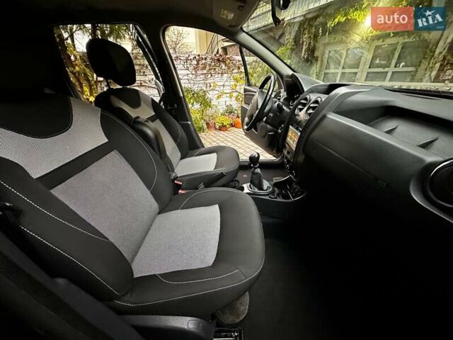 Серый Дачия Duster, объемом двигателя 1.5 л и пробегом 170 тыс. км за 10900 $, фото 14 на Automoto.ua