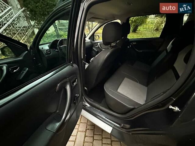 Серый Дачия Duster, объемом двигателя 1.5 л и пробегом 170 тыс. км за 10900 $, фото 13 на Automoto.ua