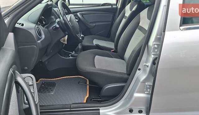 Серый Дачия Duster, объемом двигателя 1.5 л и пробегом 167 тыс. км за 11900 $, фото 46 на Automoto.ua