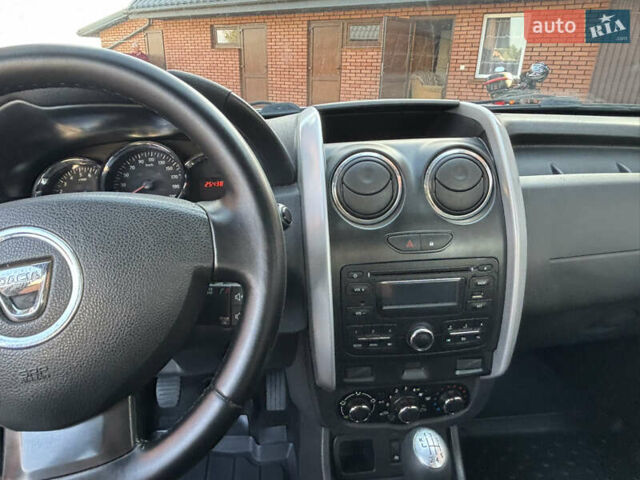 Сірий Дачія Duster, об'ємом двигуна 1.5 л та пробігом 256 тис. км за 10600 $, фото 7 на Automoto.ua